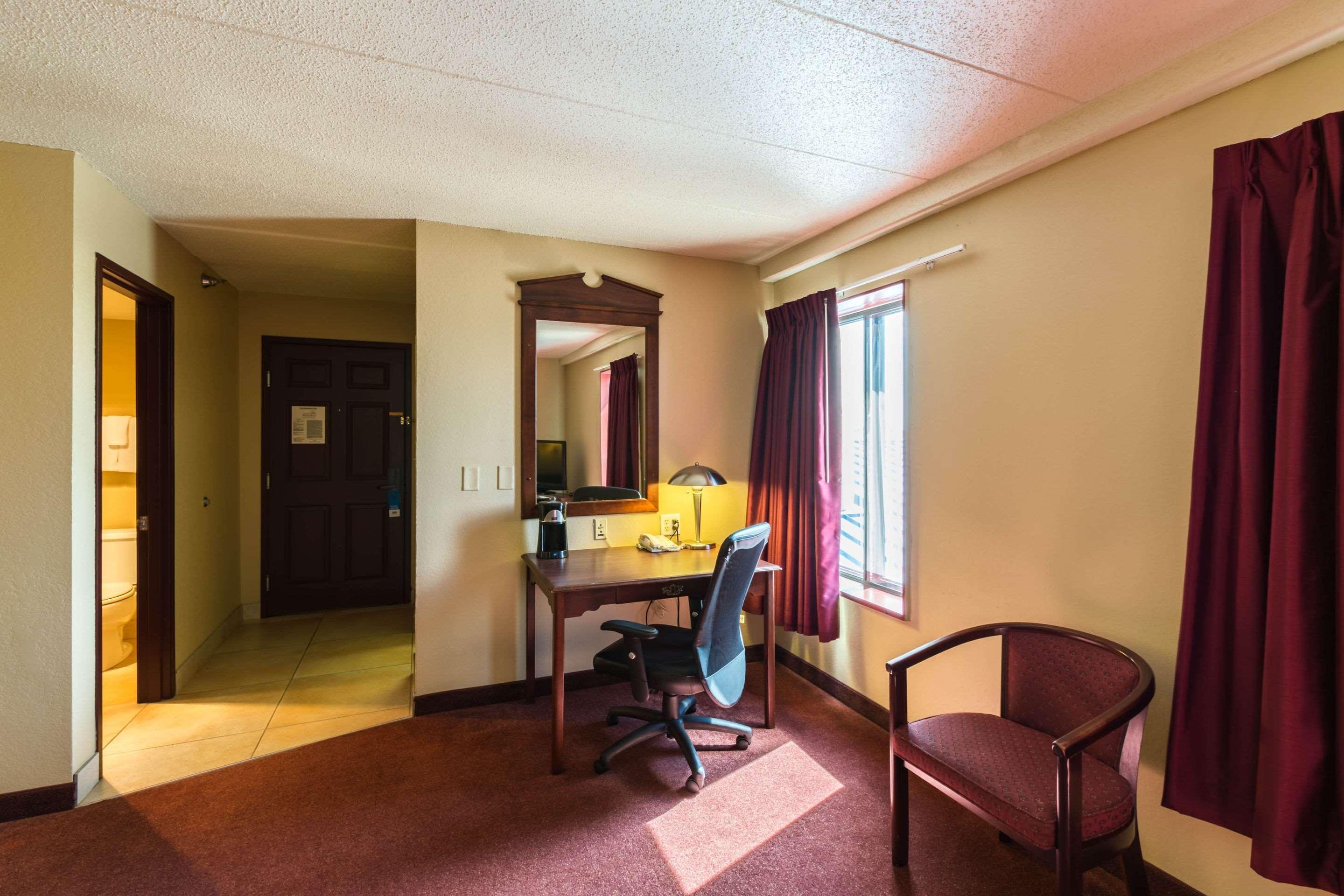 Rodeway Inn Норфолк Экстерьер фото
